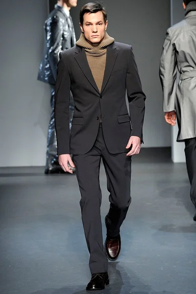 Look 24